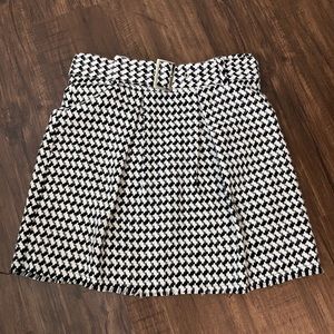NWOT Cider black and white herringbone mini skirt